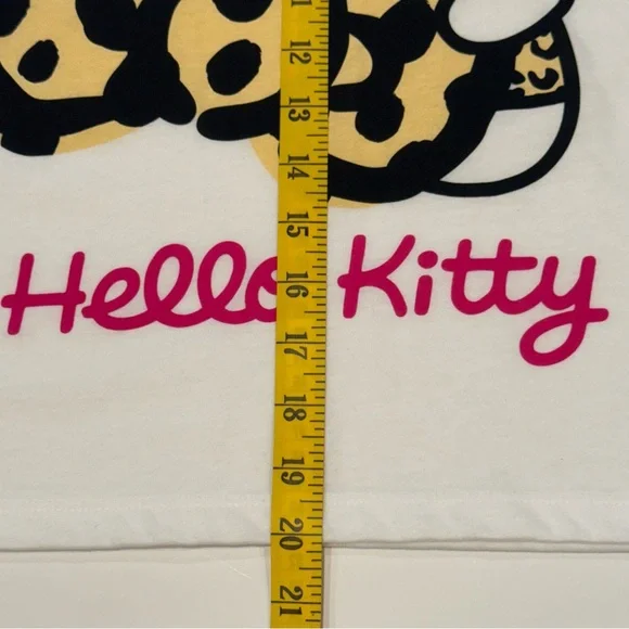 NWT Hello Kitty by Sanrio White Crop T-Shirt Junior's Size Medium - Picture 7 of 7